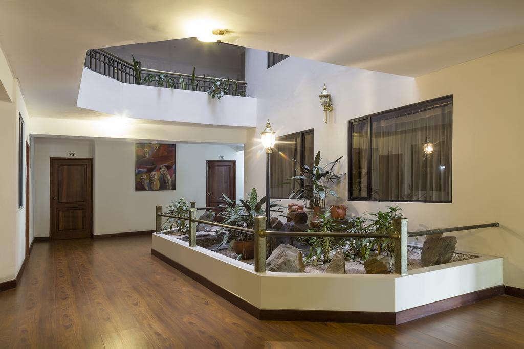 Hotel Libertador Loja Buitenkant foto