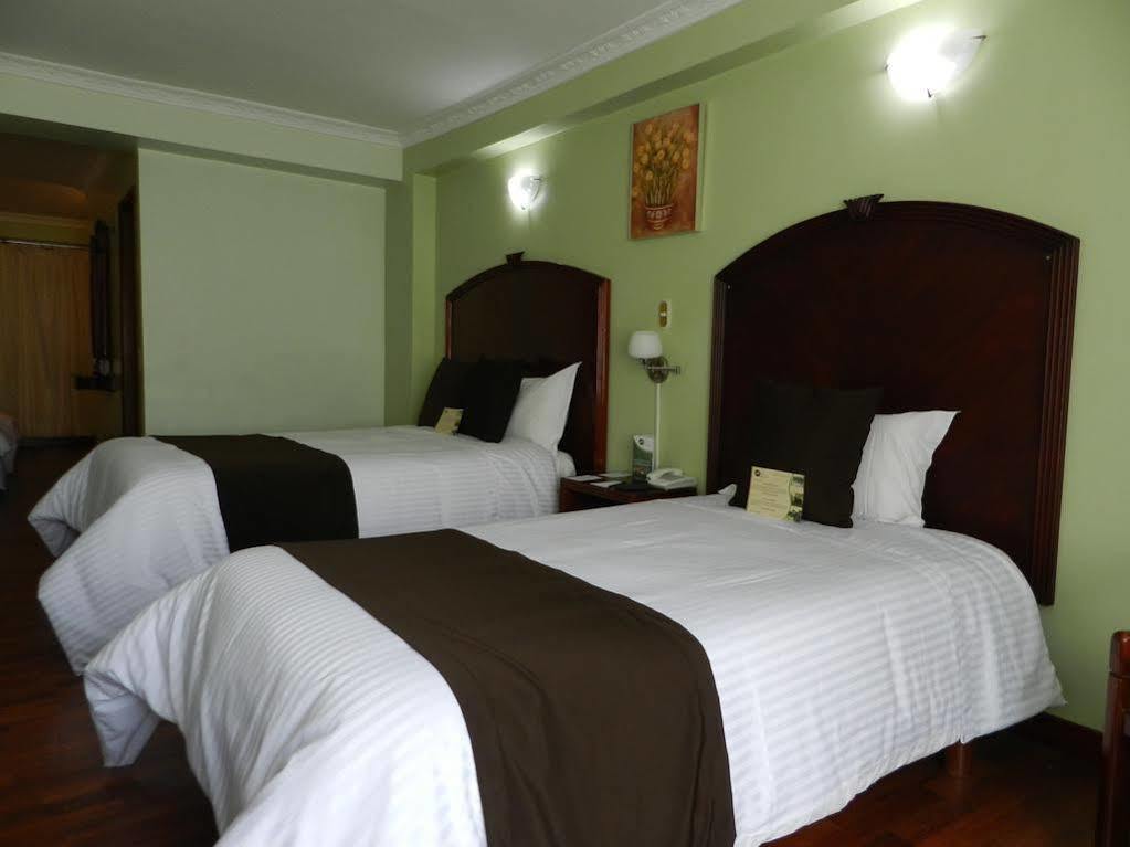Hotel Libertador Loja Buitenkant foto