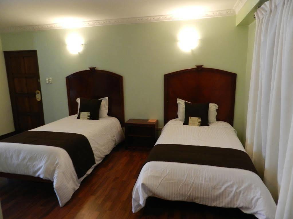 Hotel Libertador Loja Buitenkant foto