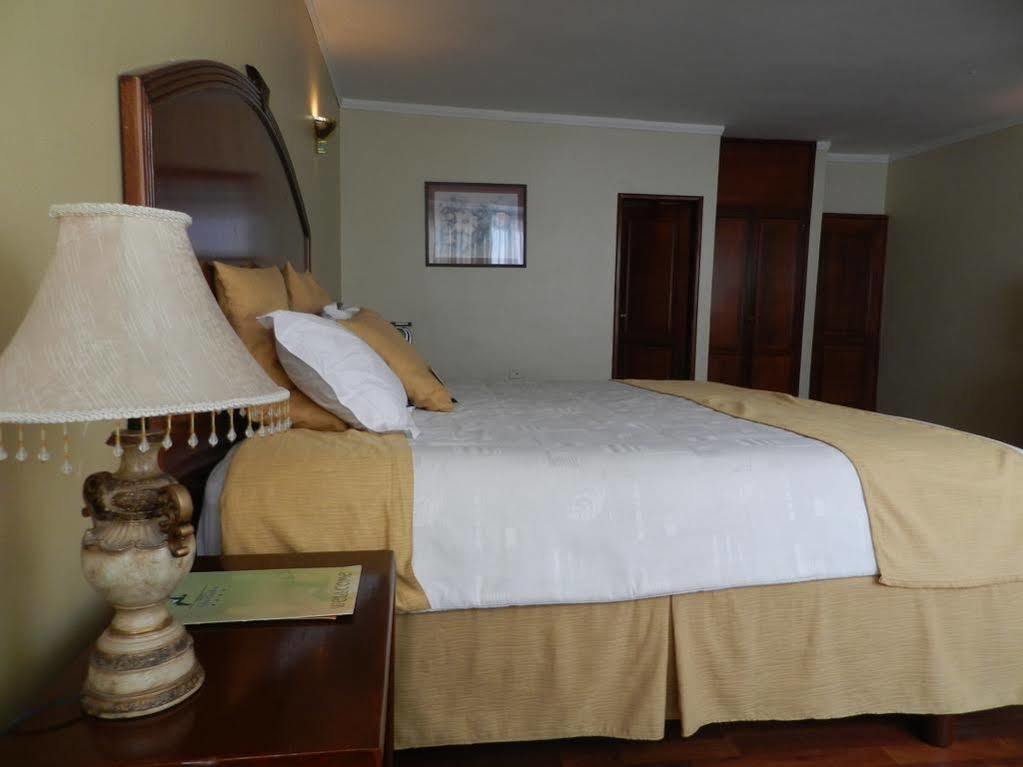 Hotel Libertador Loja Buitenkant foto