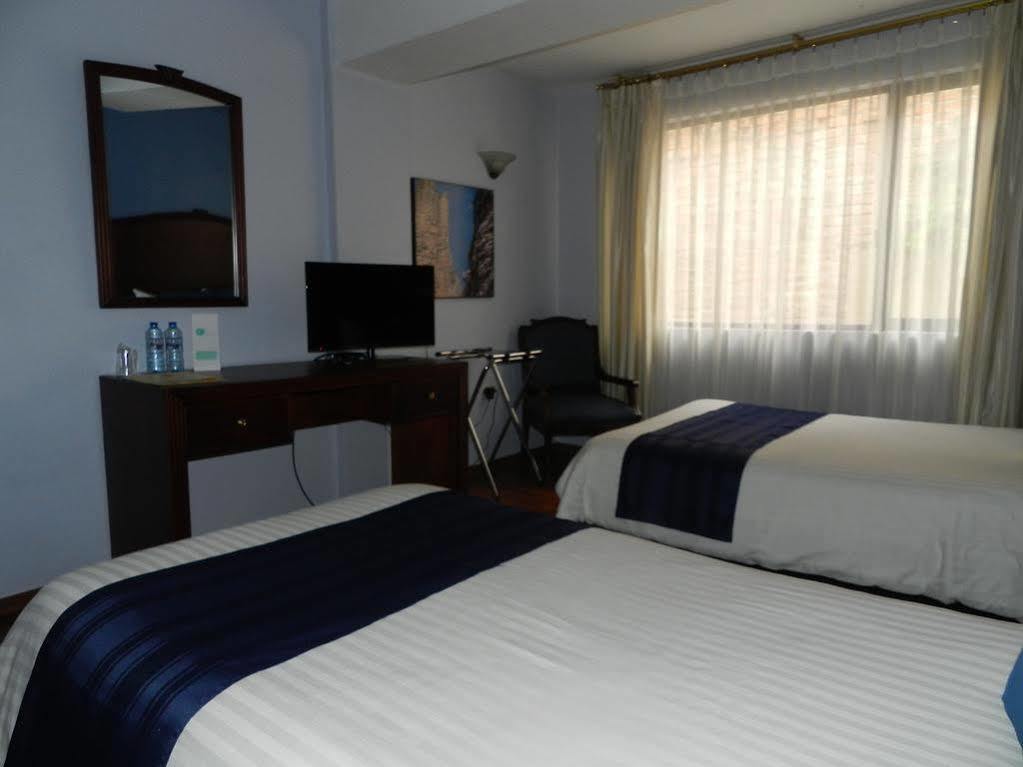 Hotel Libertador Loja Buitenkant foto