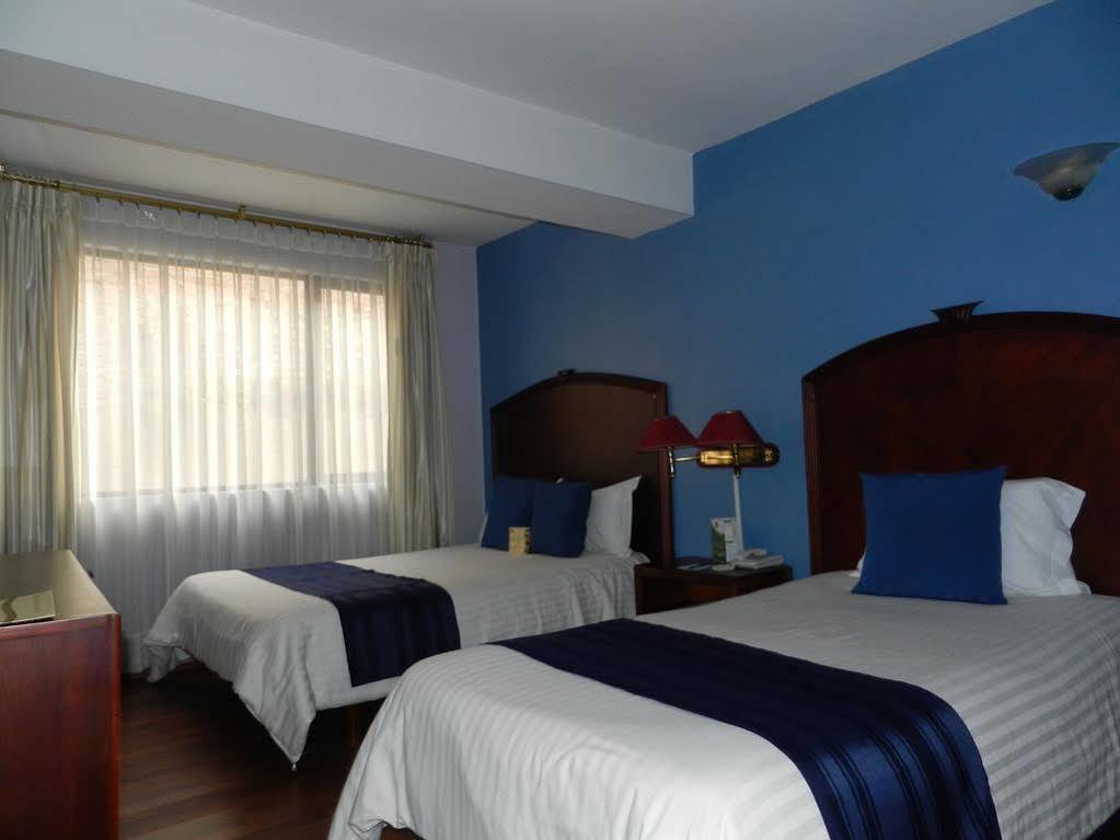 Hotel Libertador Loja Buitenkant foto